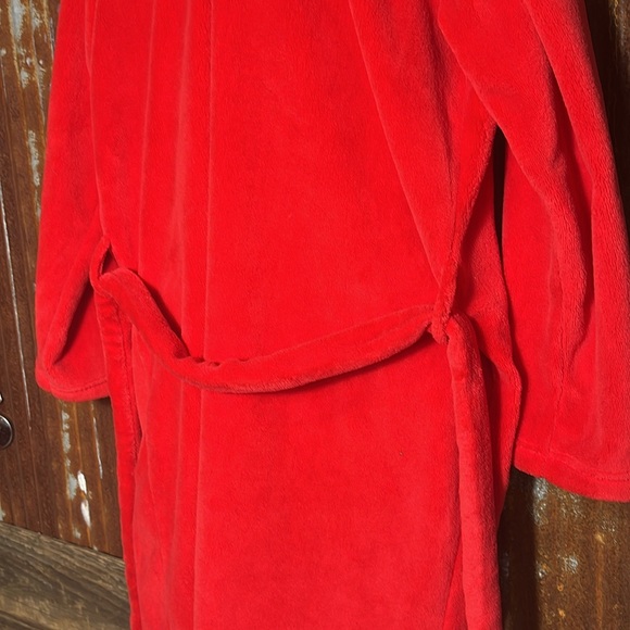 Red Hooded Plush Victoria Secret monogrammed VS Robe. Size Large - Picture 7 of 10